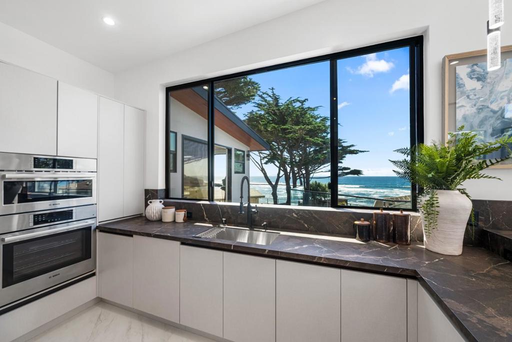 155 Reef Point Road Property Photo 10