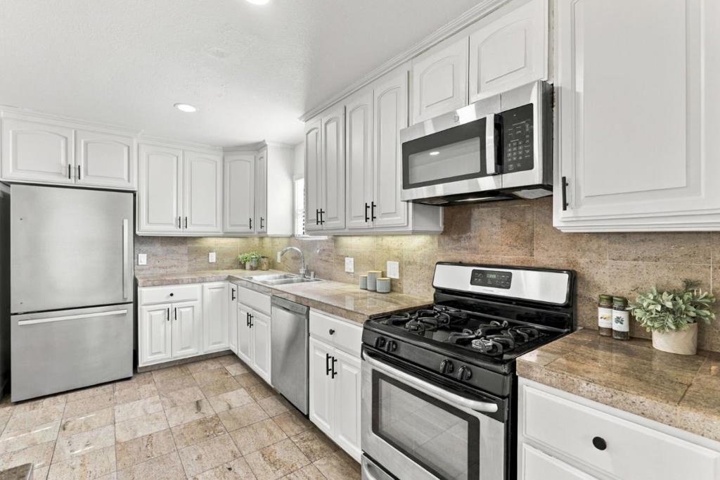 66 Fox Avenue Property Photo 12