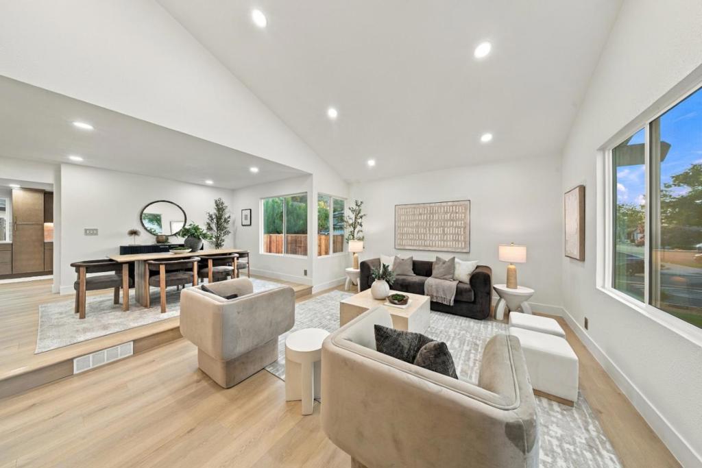 408 Curie Drive Property Photo 3