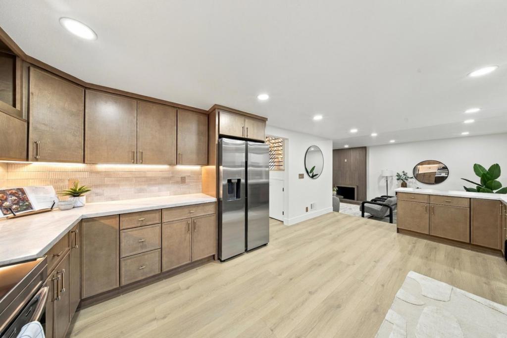 408 Curie Drive Property Photo 11