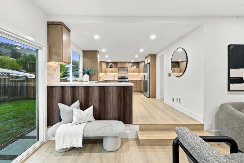 408 Curie Drive Property Photo 14
