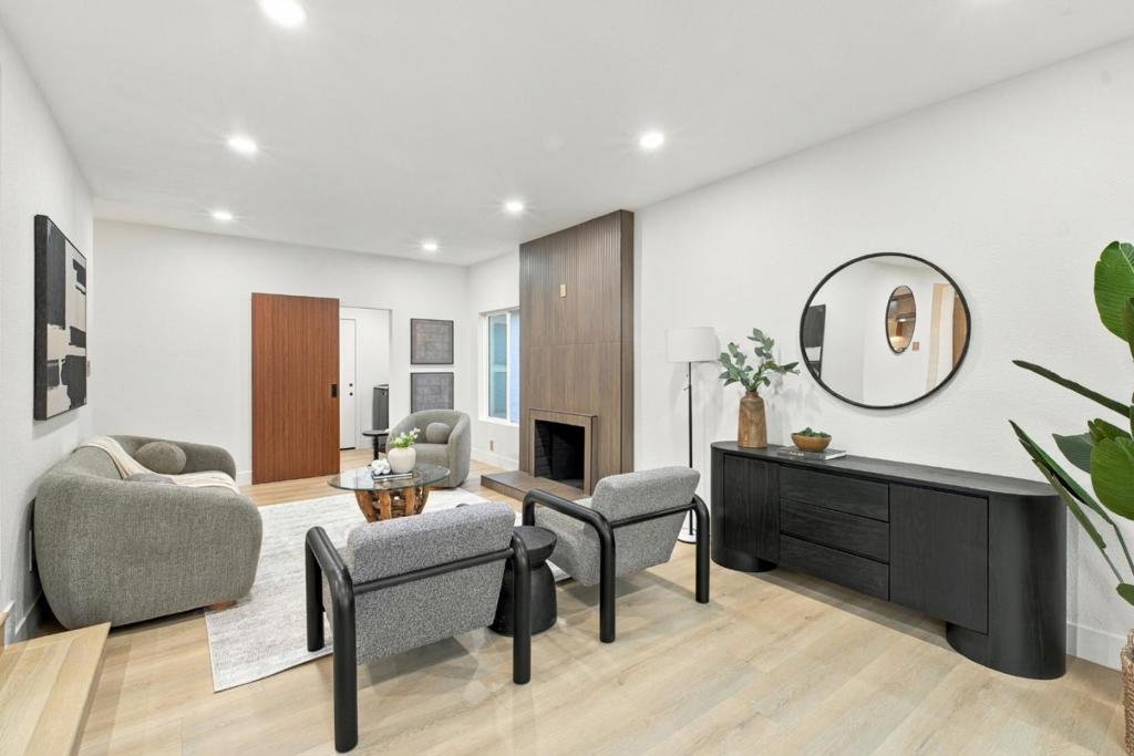 408 Curie Drive Property Photo 16