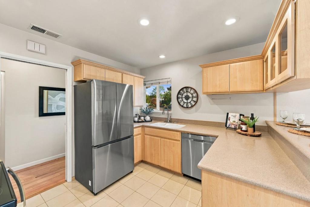 1377 Sprucewood Drive Property Photo 8