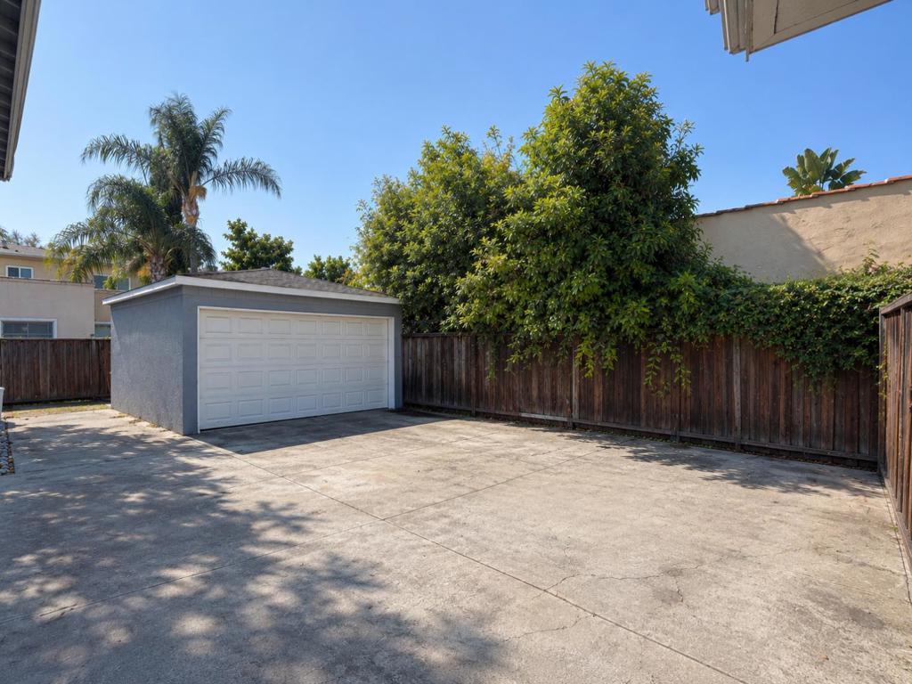 1019 Villa Avenue Property Photo 9