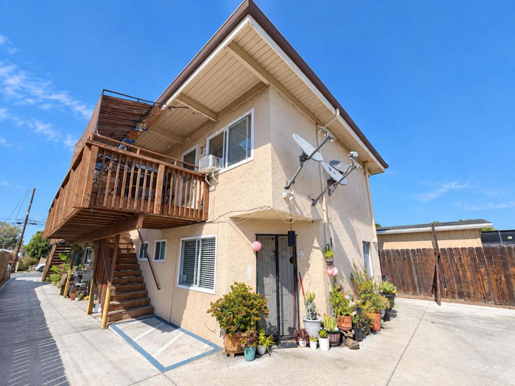 1264 Whitton Avenue Property Photo 4