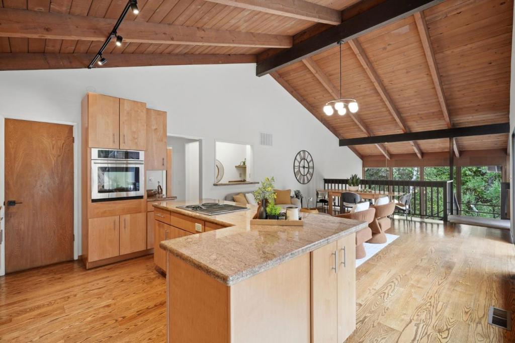 101 Ravinia Way Property Photo 11