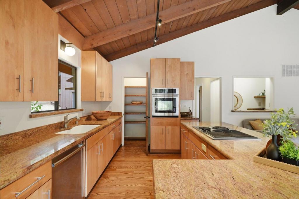 101 Ravinia Way Property Photo 13