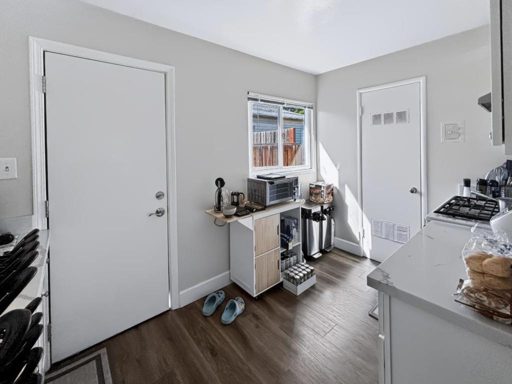 460 S Buena Vista Avenue Property Photo 19