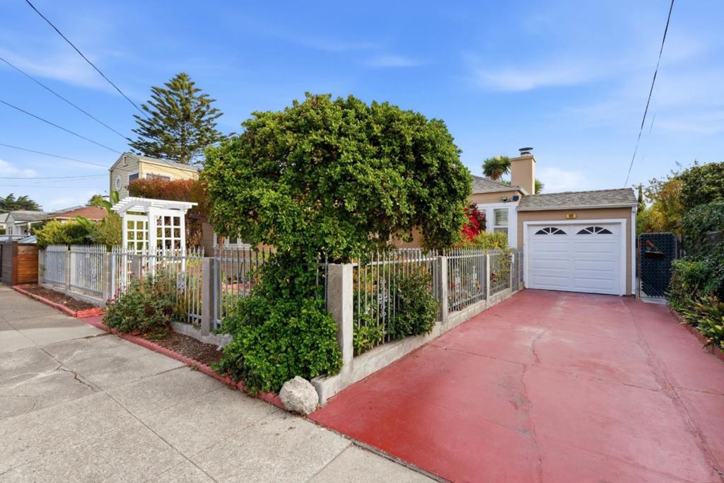 920 Masson Avenue Property Photo 3