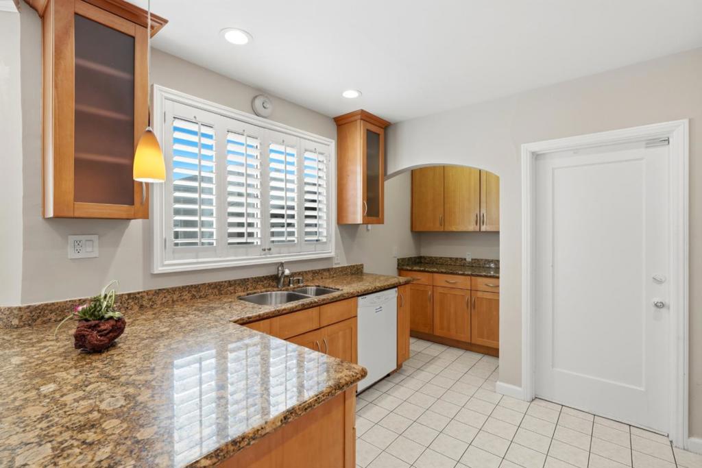 920 Masson Avenue Property Photo 8