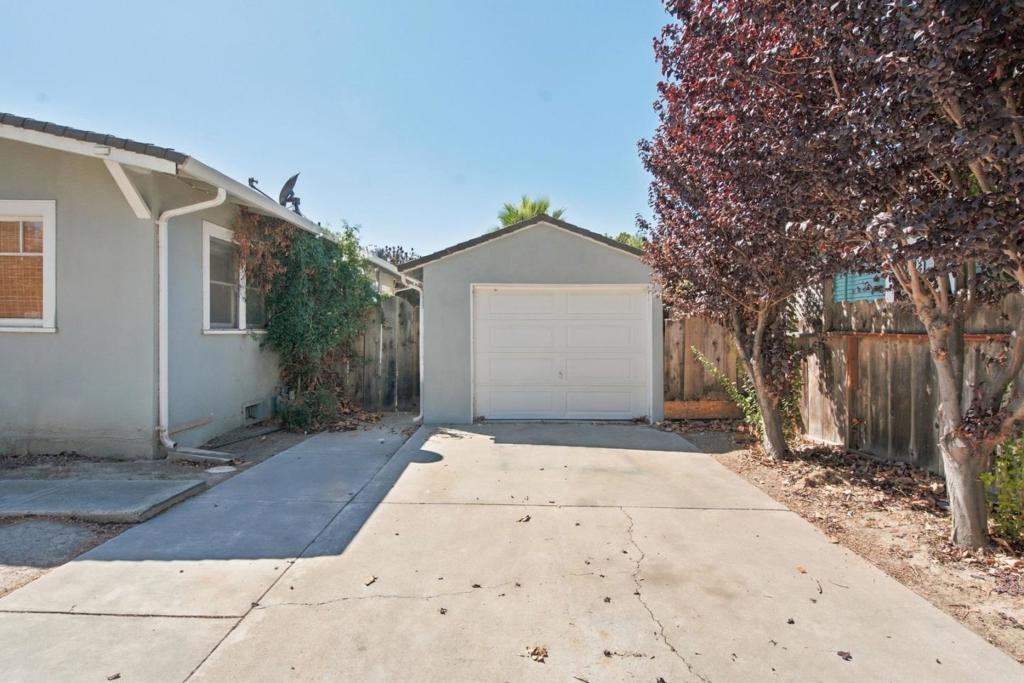 1196 West Street Property Photo 4