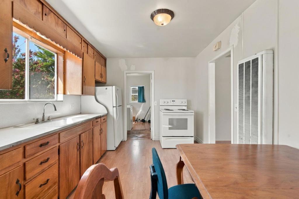 1196 West Street Property Photo 13