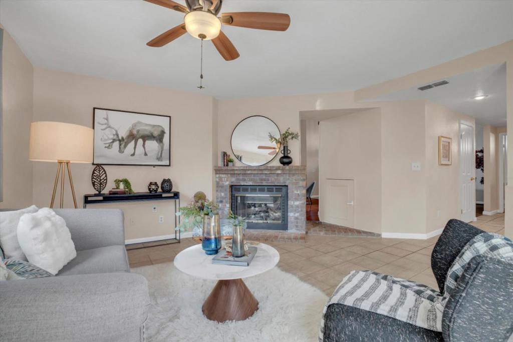 825 Foxwood Drive Property Photo 15