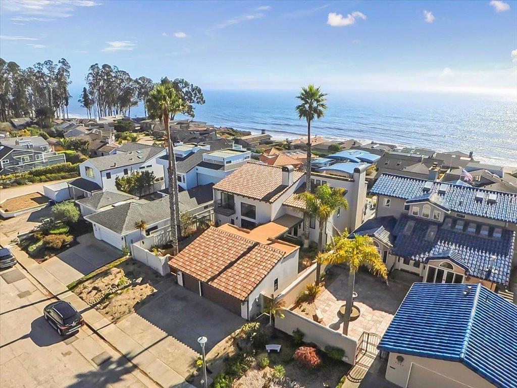 1058 Via Tornasol Property Photo 4