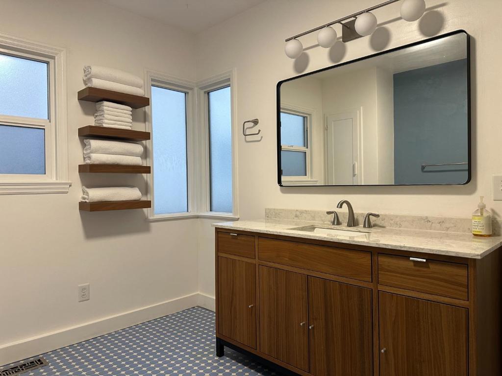 307 Monroe Street Property Photo 14