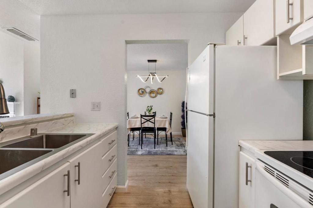 535 Pierce Street 2310 Property Photo 10