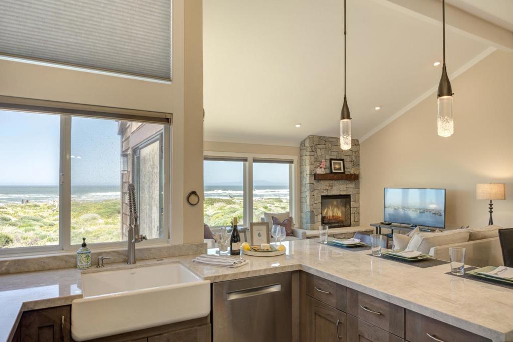 274 Monterey Dunes Way Property Photo 6