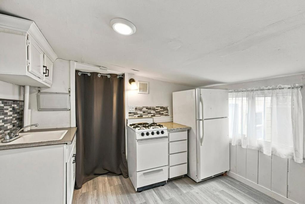 307 E 6th Street Property Photo 36