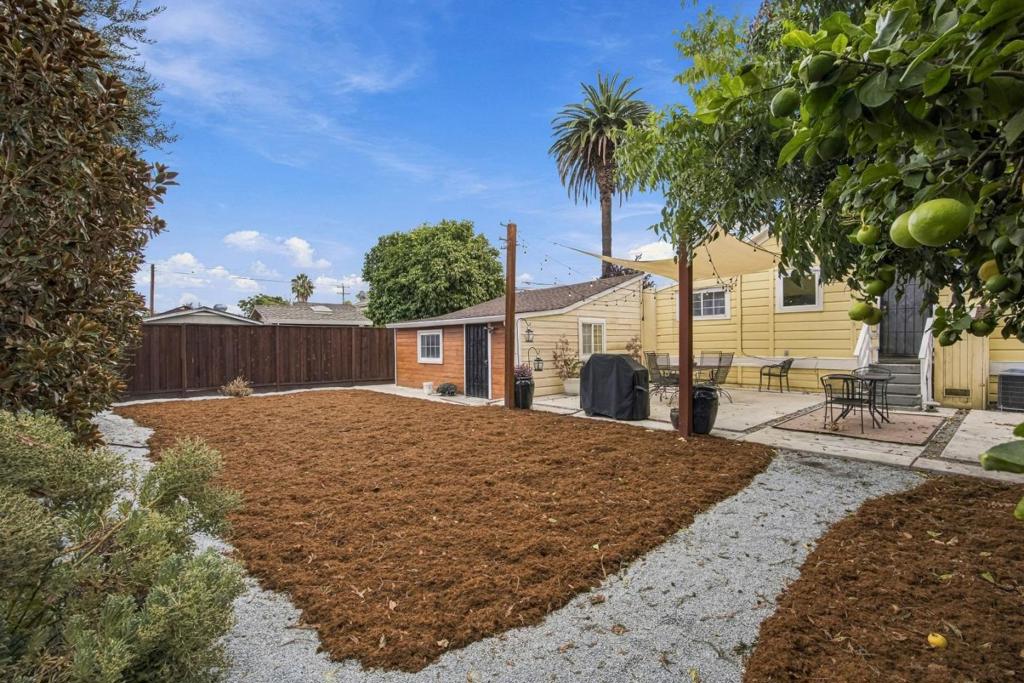 307 E 6th Street Property Photo 51