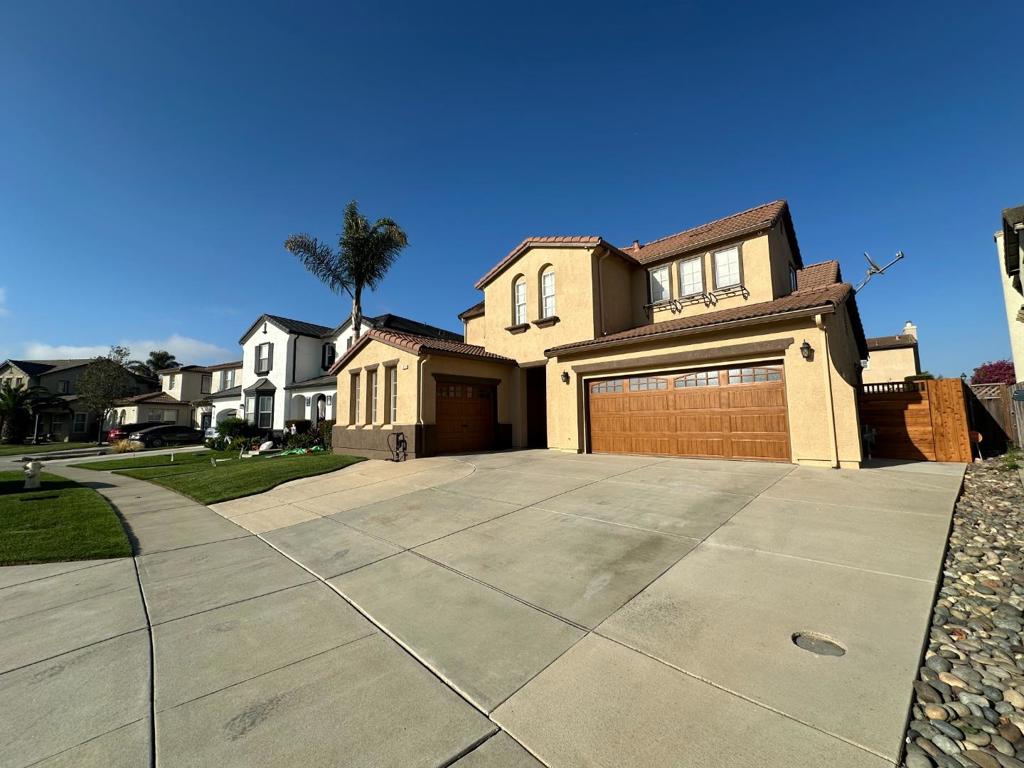 1221 Modena Street Property Photo 4