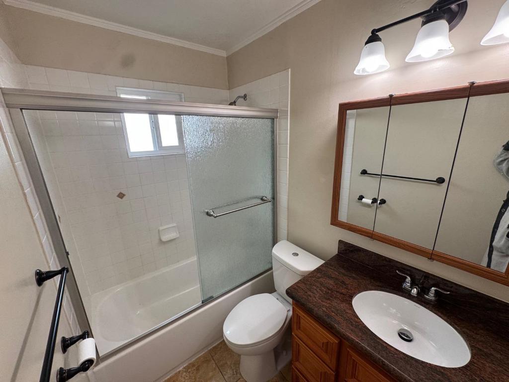 651 Waltermire Street Property Photo 5
