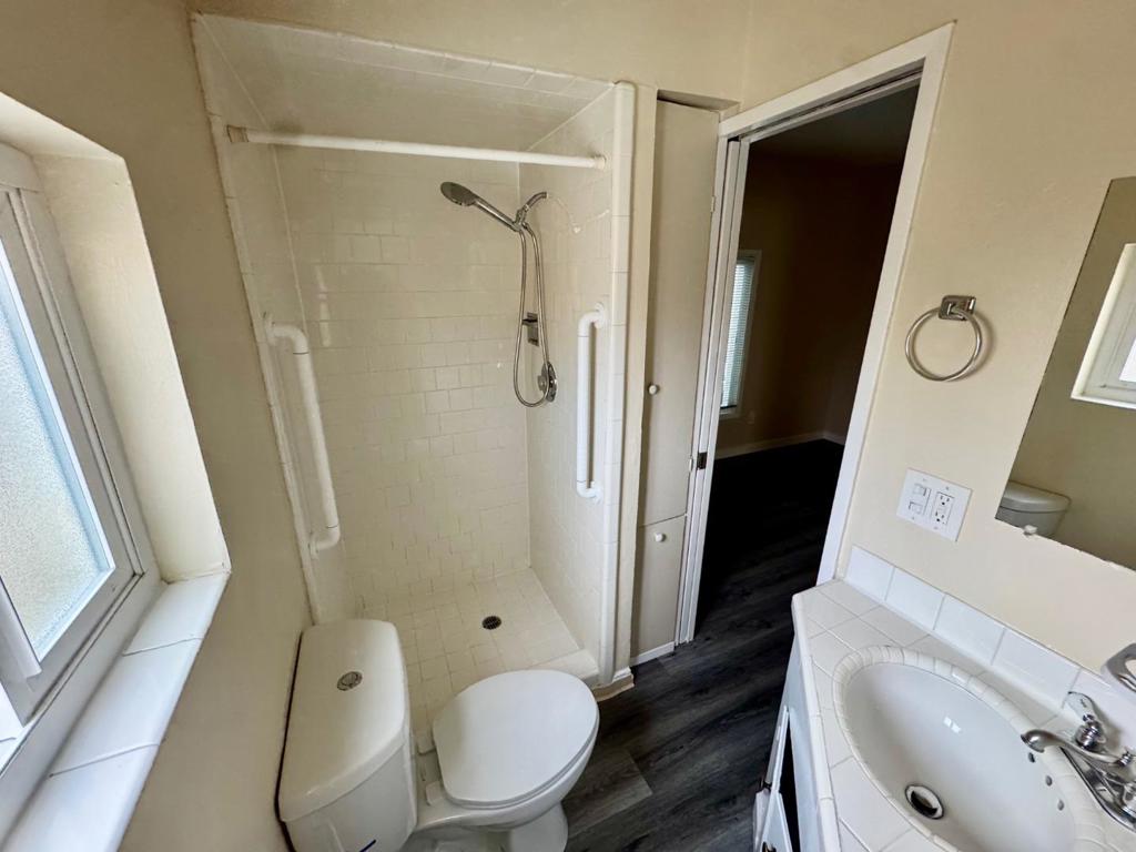 651 Waltermire Street Property Photo 10