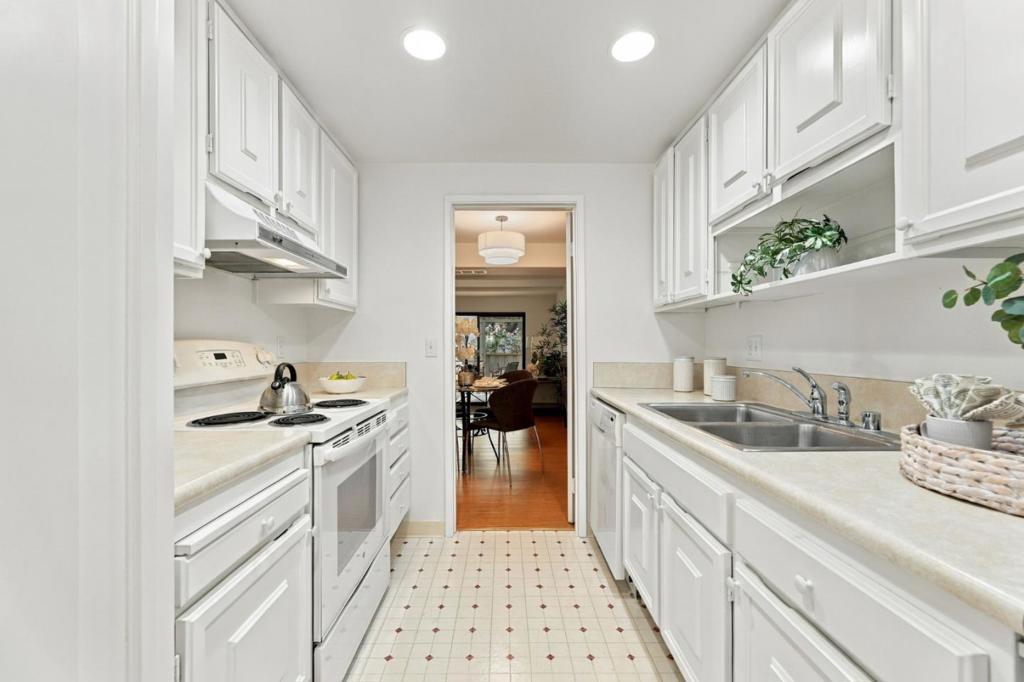 5488 Cribari Green Property Photo 13