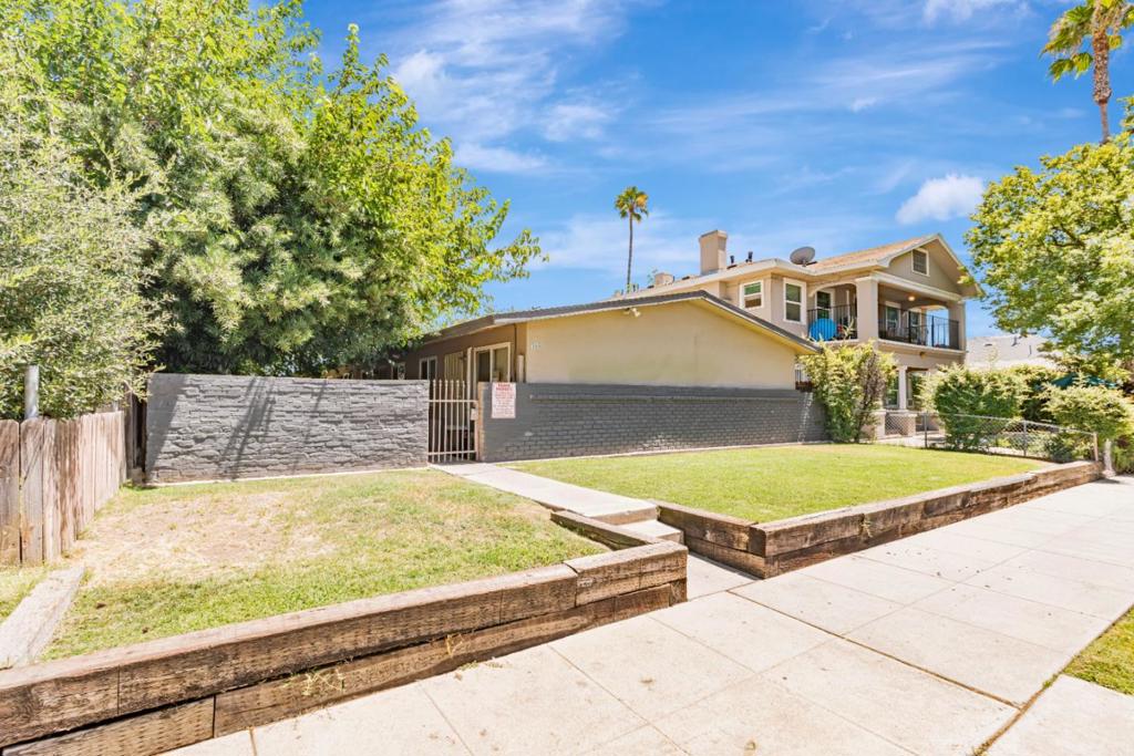 360 N Calaveras Street Property Photo 1