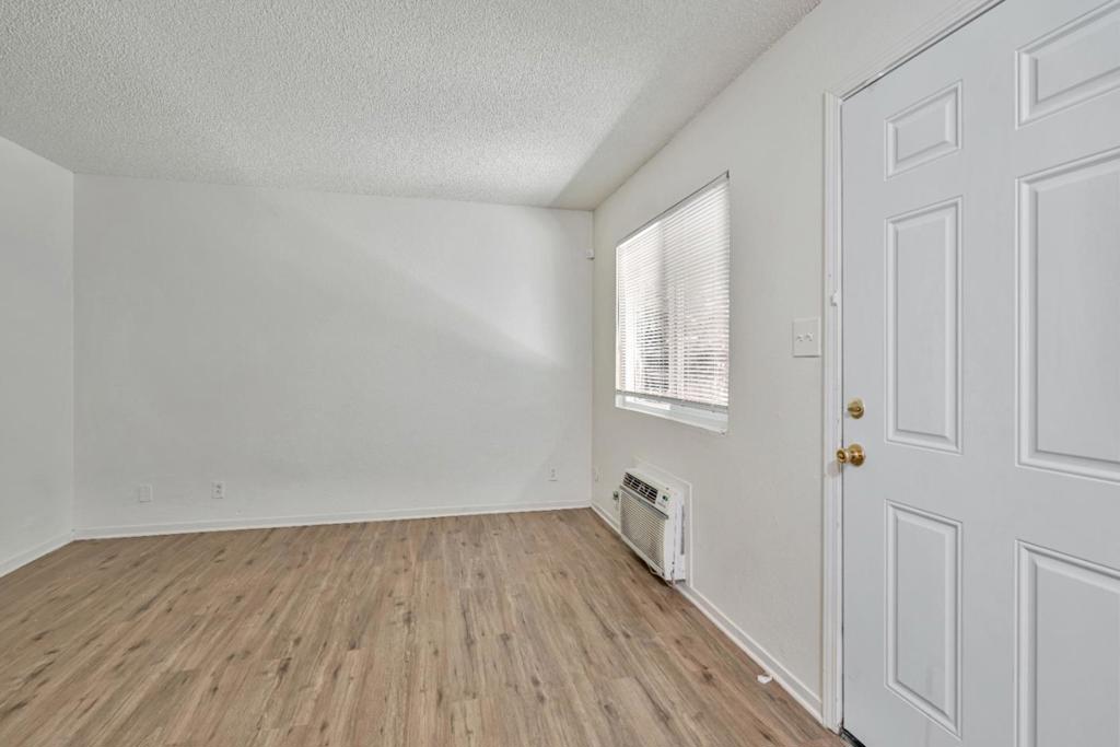 360 N Calaveras Street Property Photo 8