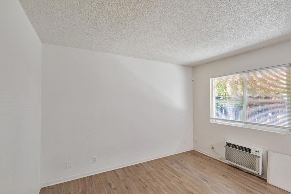 360 N Calaveras Street Property Photo 9