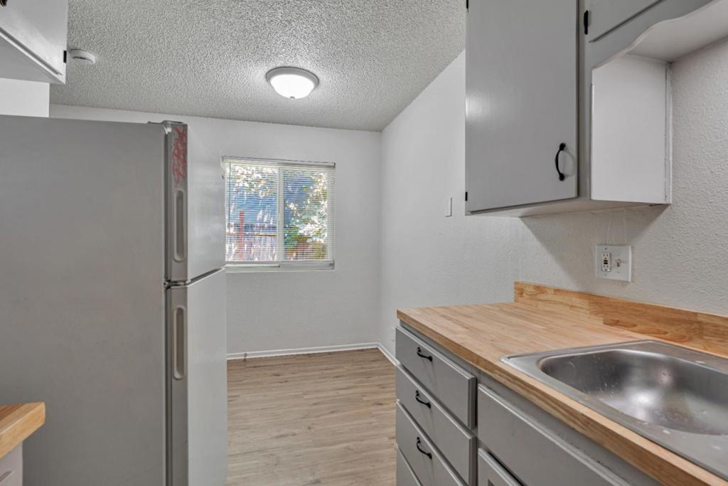 360 N Calaveras Street Property Photo 11