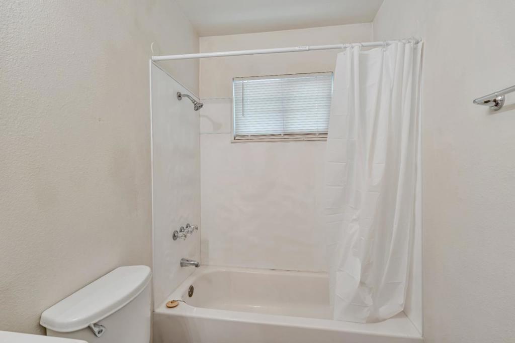 360 N Calaveras Street Property Photo 19