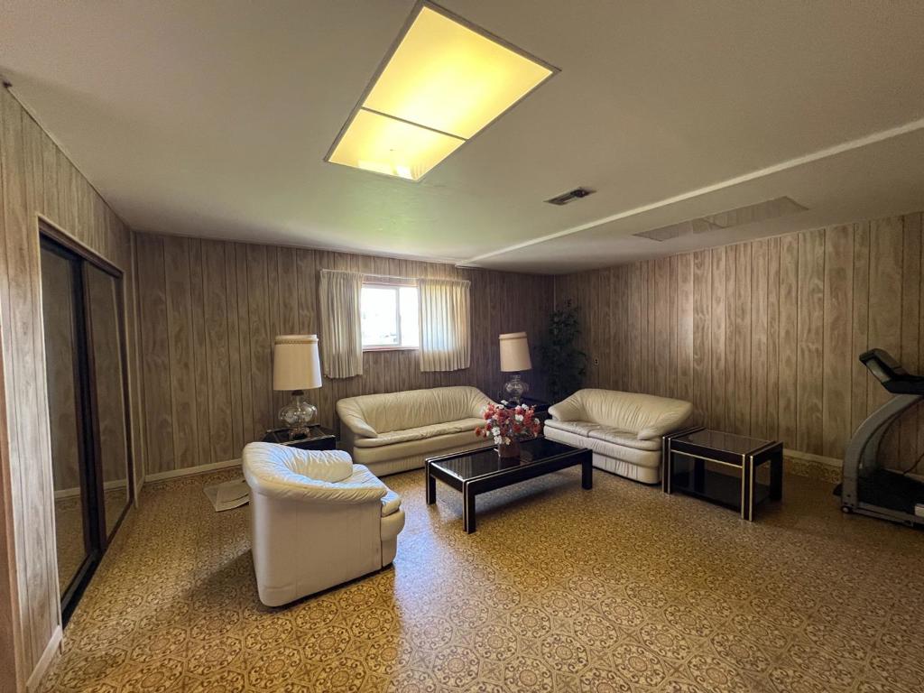 7049 Reichmuth Way Property Photo 18