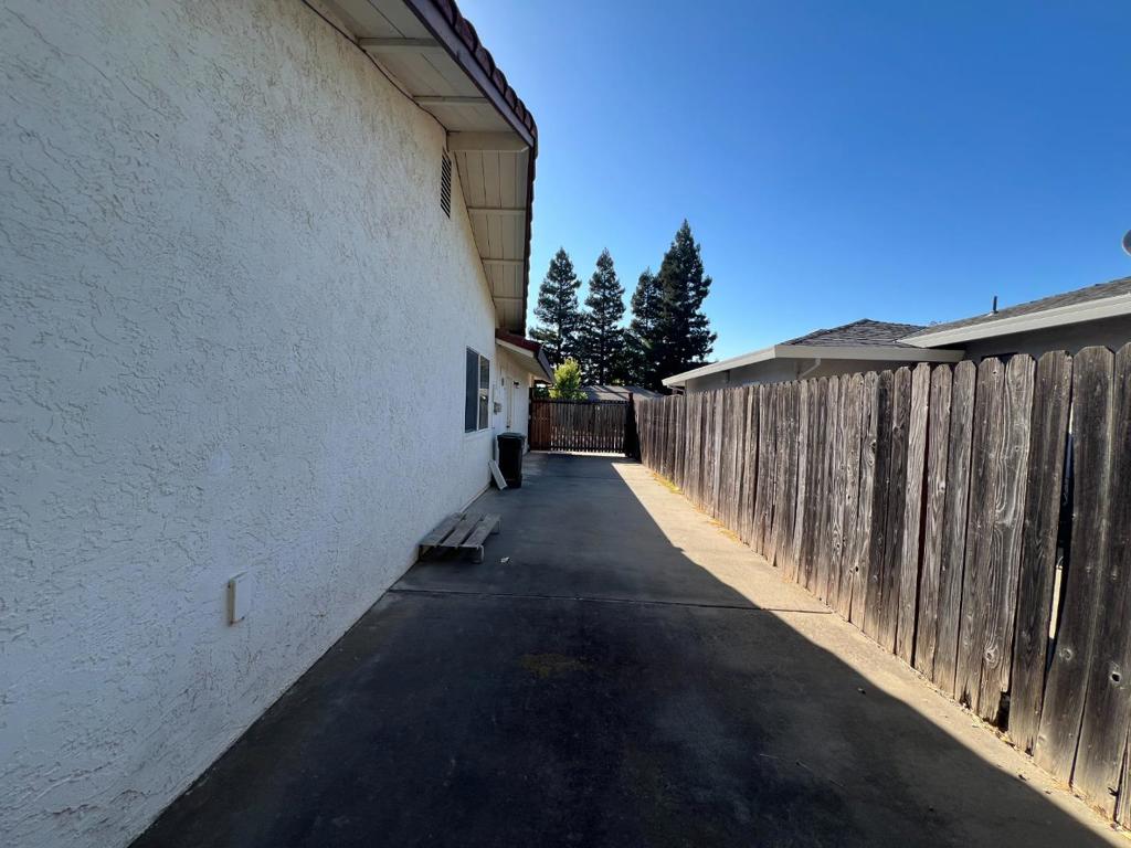 7049 Reichmuth Way Property Photo 25