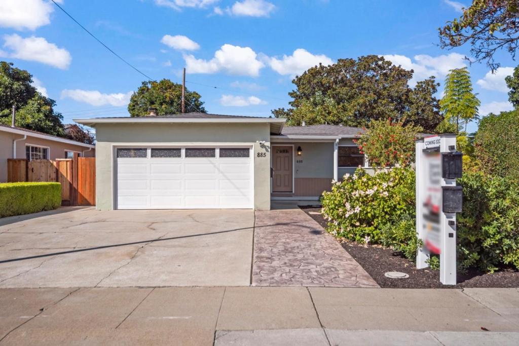 885 Coachella Avenue Property Photo 1