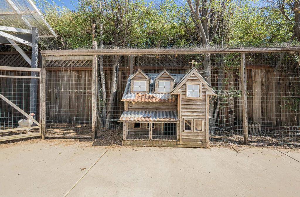 ML82062138 Property Photo 46