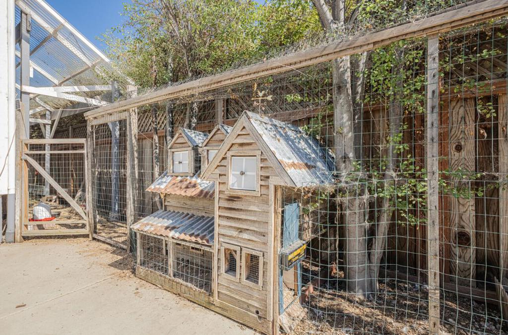 ML82062138 Property Photo 47