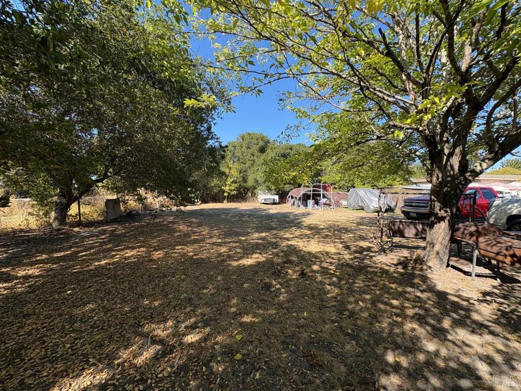 2721 Victoria Drive Property Photo 9