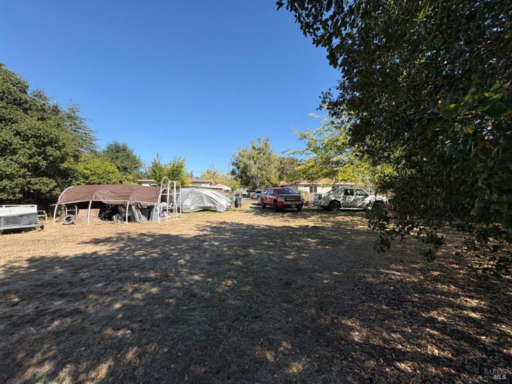 2721 Victoria Drive Property Photo 10