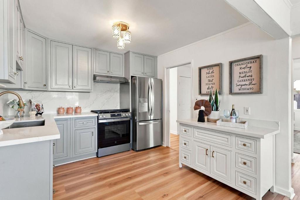 2504 Spring Street Property Photo 1