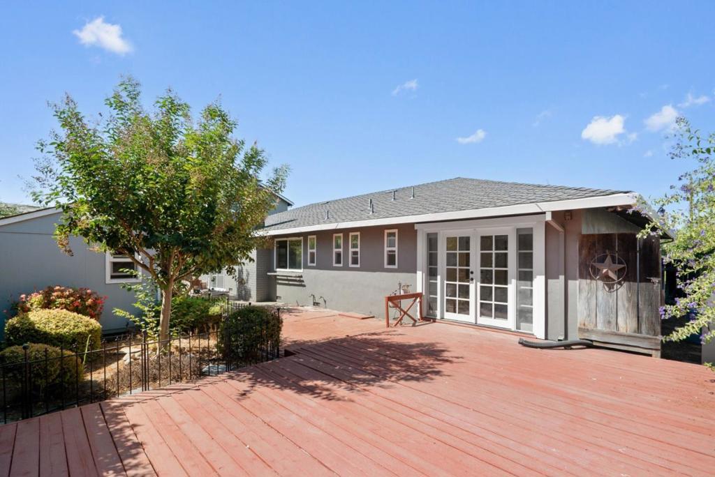 1951 Memorial Drive Property Photo 39