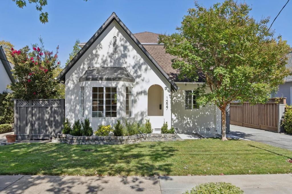 1227 Rhus Street Property Photo 1
