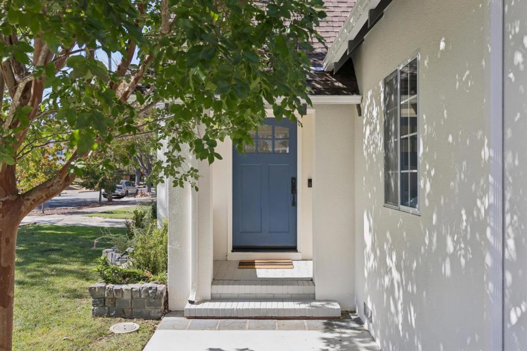 1227 Rhus Street Property Photo 4