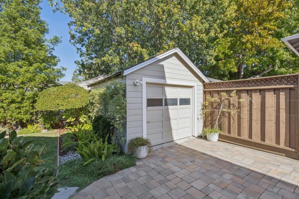 1227 Rhus Street Property Photo 47