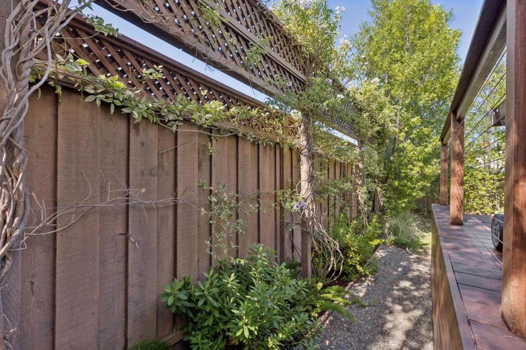 1227 Rhus Street Property Photo 56