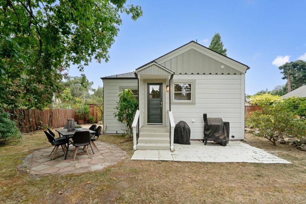 402 Bernal Street Property Photo 39
