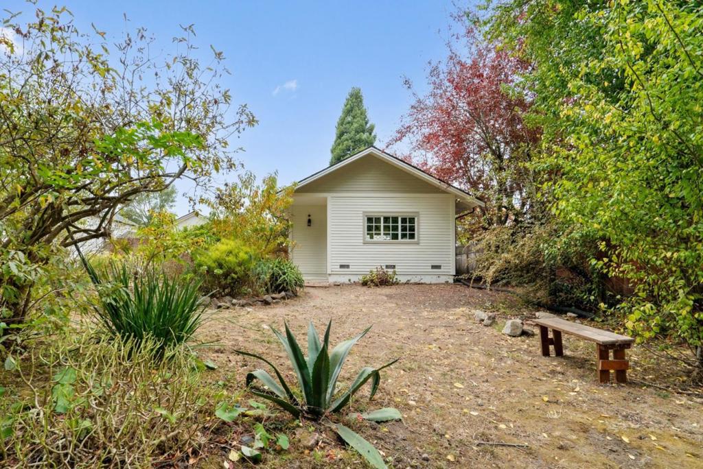 402 Bernal Street Property Photo 47