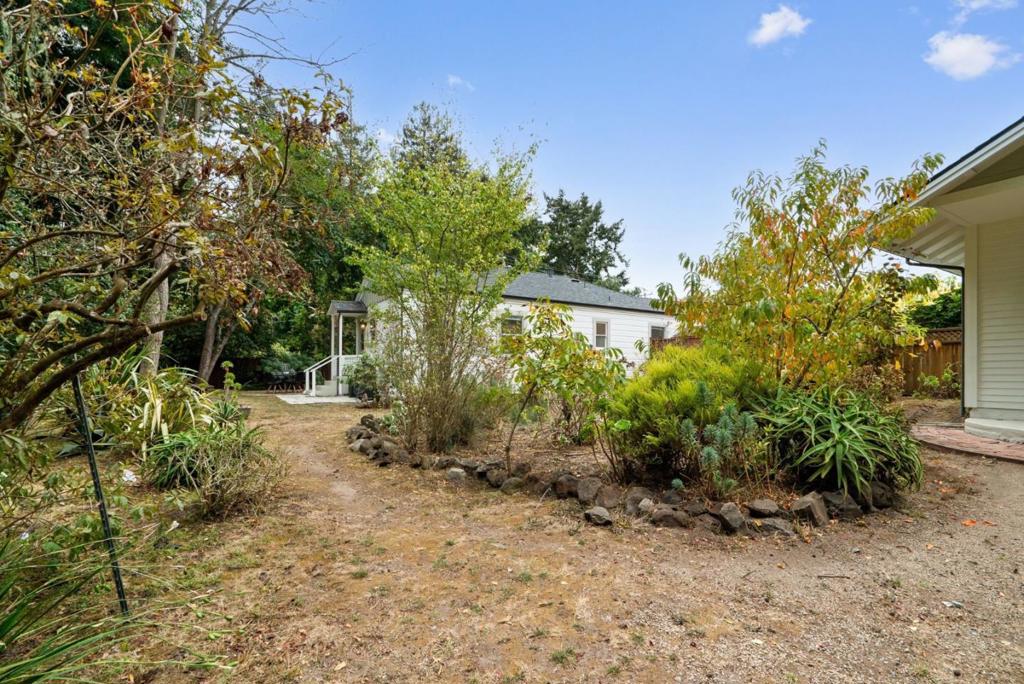 402 Bernal Street Property Photo 48