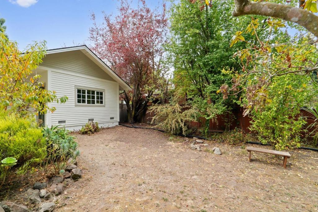 402 Bernal Street Property Photo 50