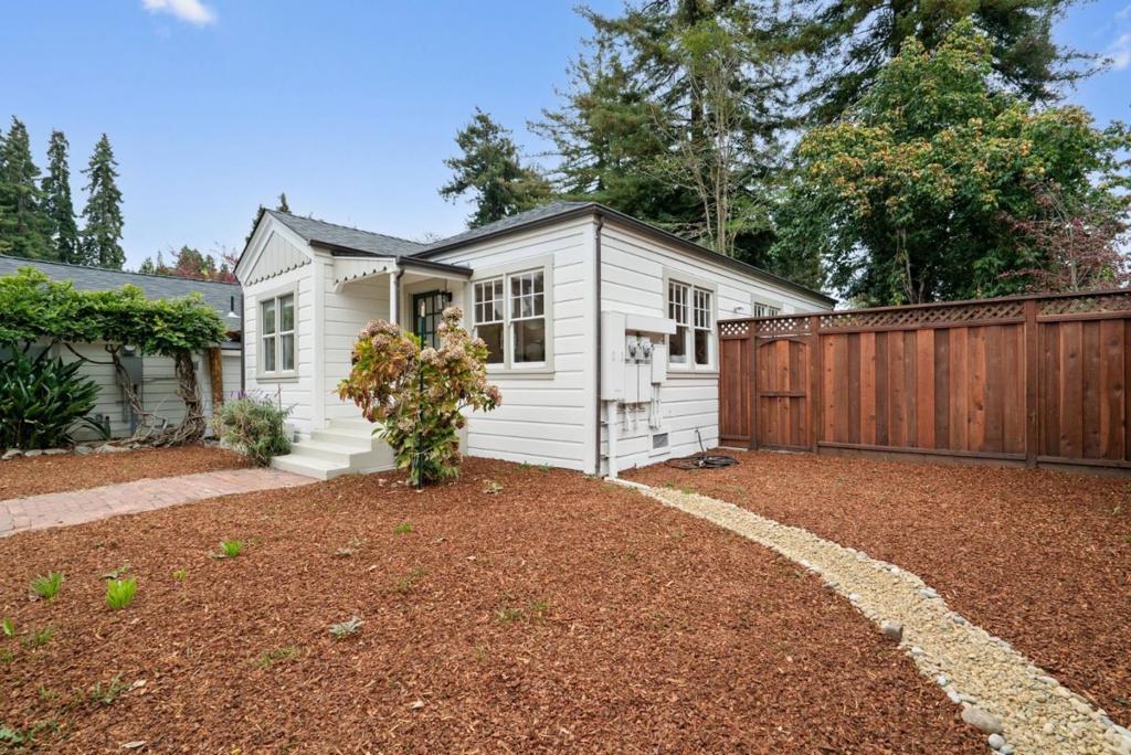 402 Bernal Street Property Photo 52